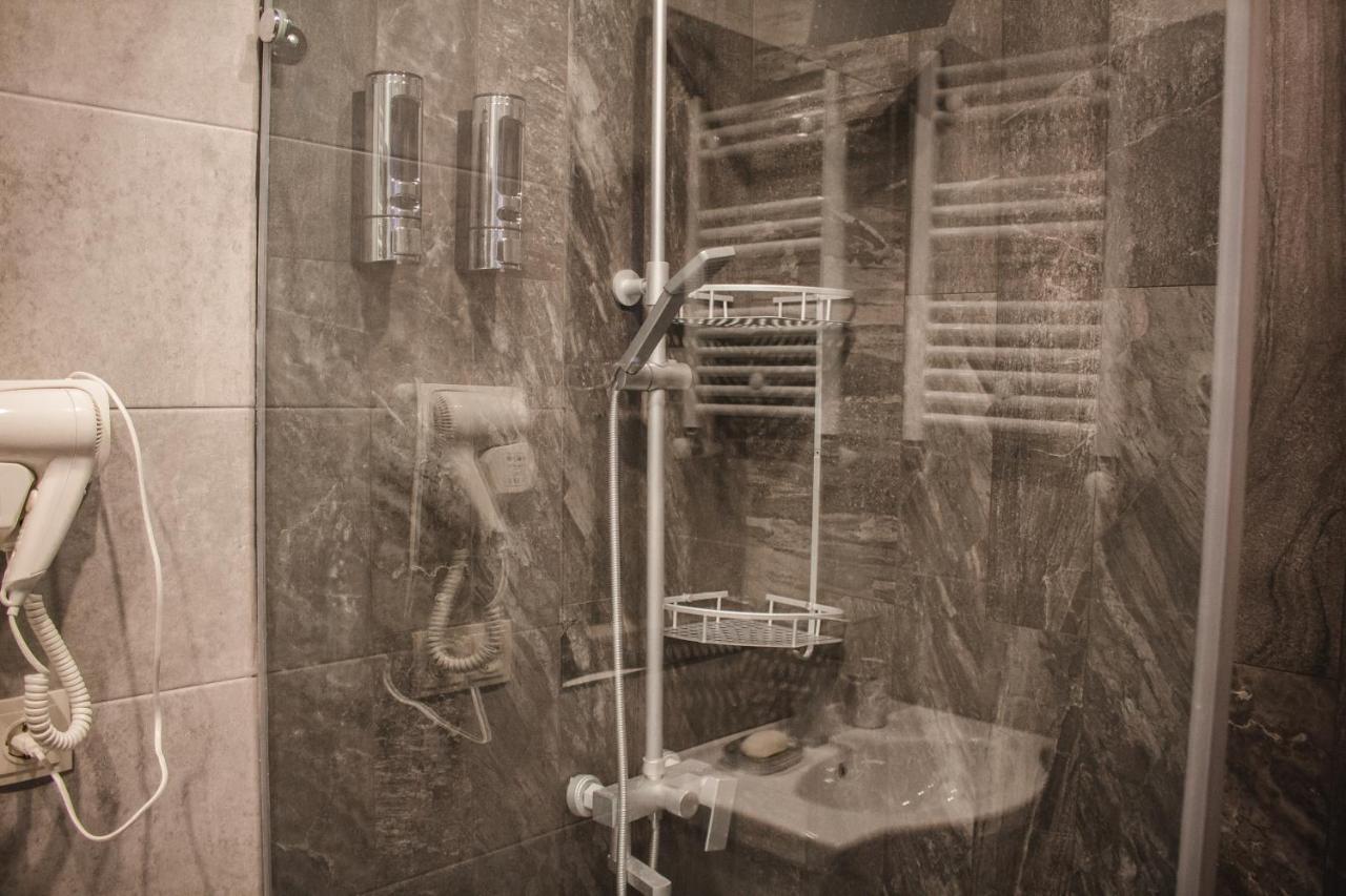 4 Rooms ティビリシ 部屋 写真