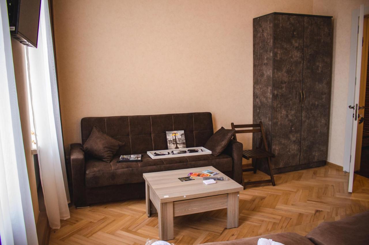 4 Rooms ティビリシ エクステリア 写真